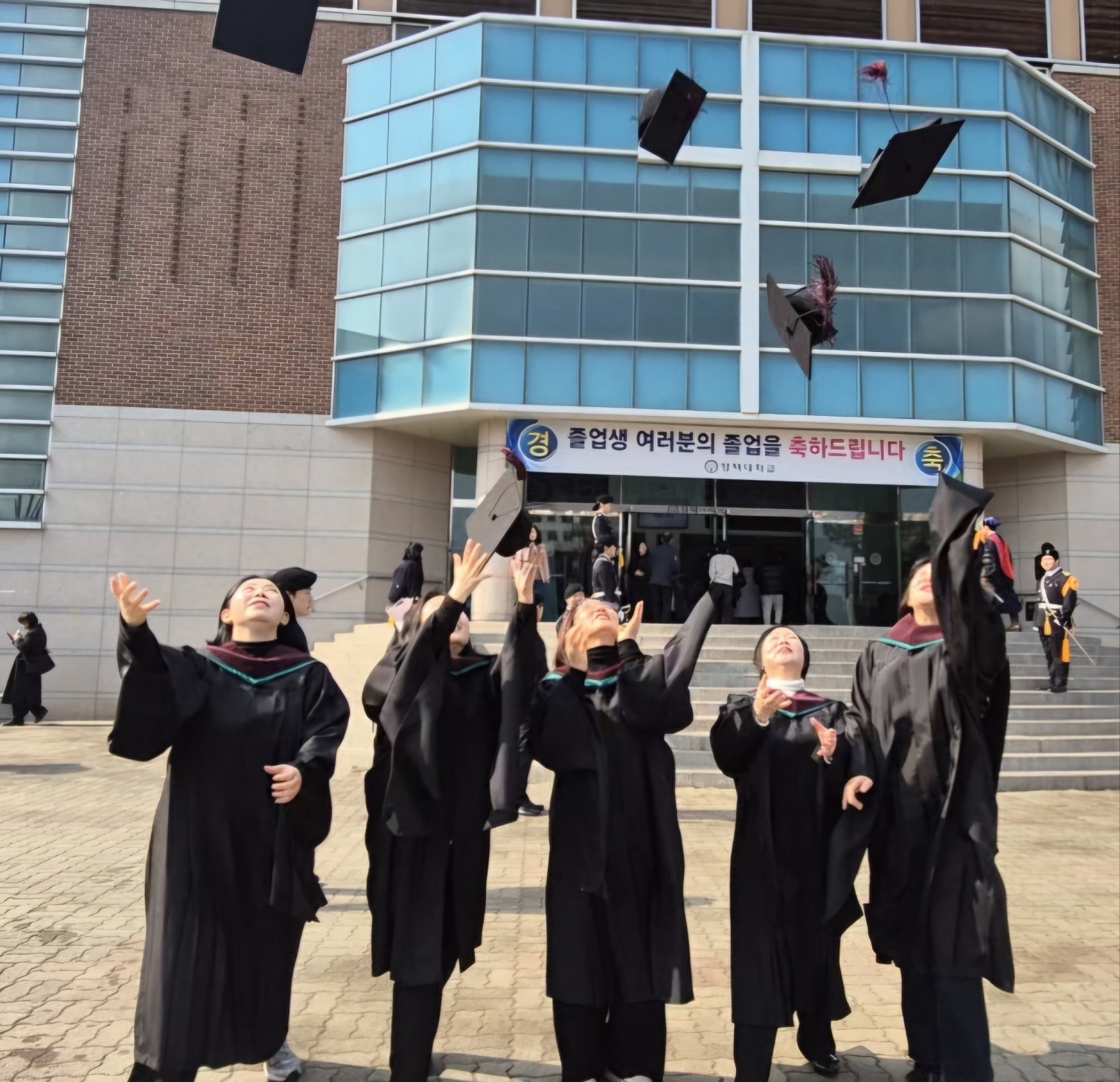 [26년 전기 학위수여식]PTU로저스심리상담원 인턴 선생님들의 학위수여를 축하합니다!!! 이미지
